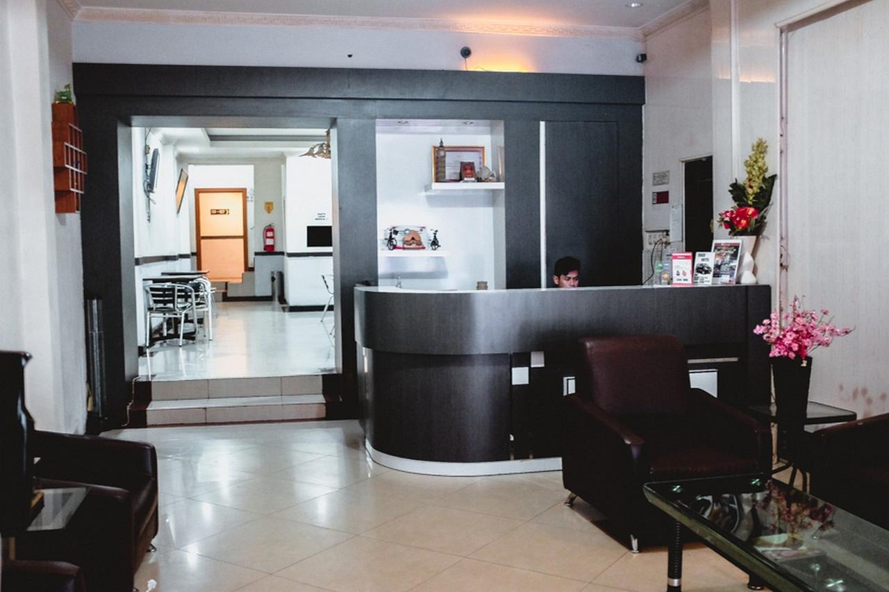 Reddoorz Plus Near Palembang Indah Mall Exterior foto