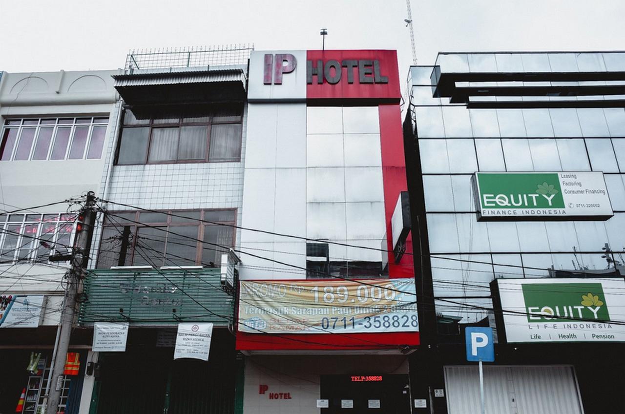 Reddoorz Plus Near Palembang Indah Mall Exterior foto