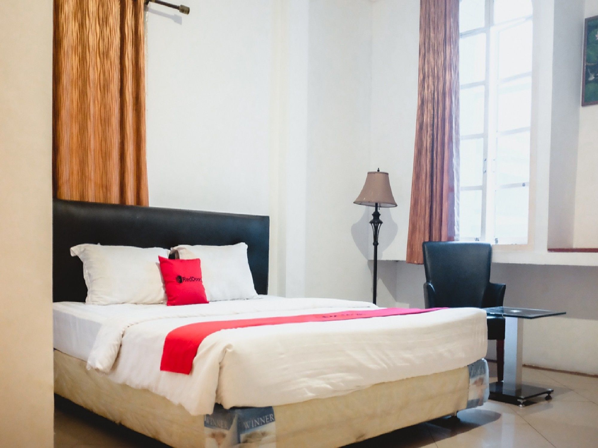 Reddoorz Plus Near Palembang Indah Mall Exterior foto