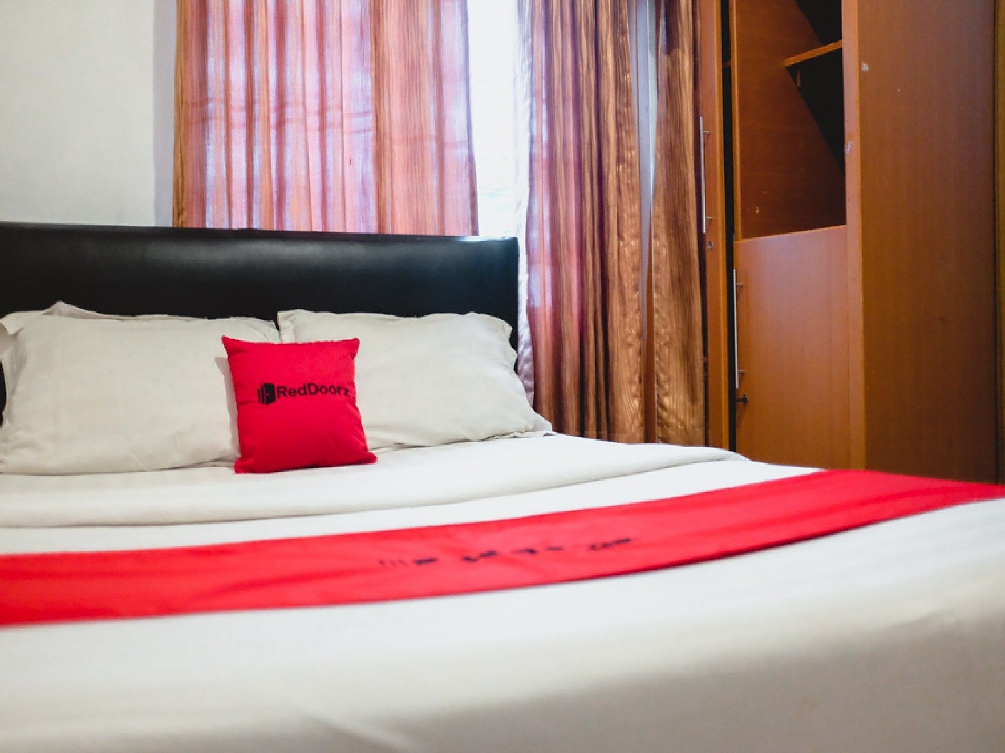 Reddoorz Plus Near Palembang Indah Mall Exterior foto